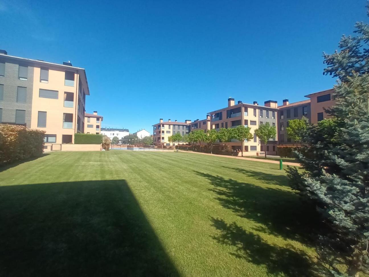 Camino Santiago Etxea Apartment Хака Екстериор снимка