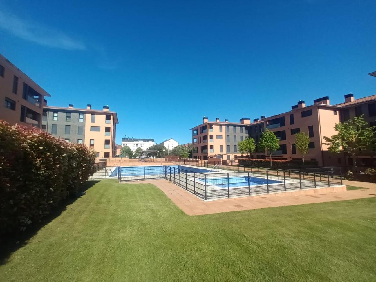 Camino Santiago Etxea Apartment Хака Екстериор снимка